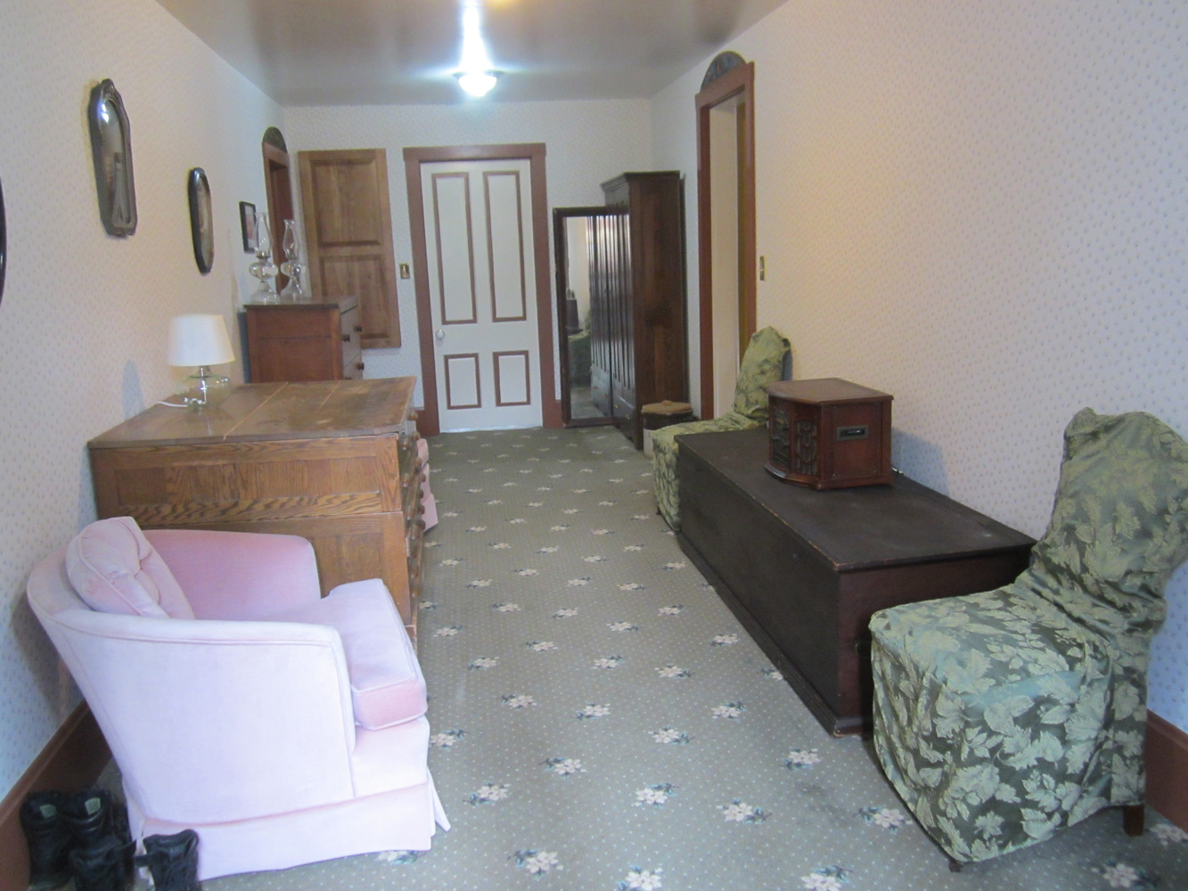 #rd floor hall common area